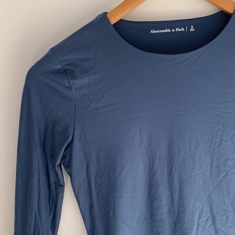 Abercrombie and Fitch Soft Matte Tuckable Long Sleeve Navy Blue SzS